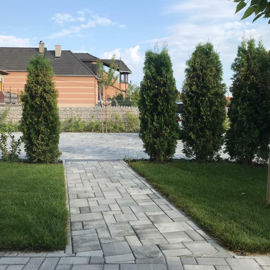 Azur Apartman Balatonfured Exterior photo